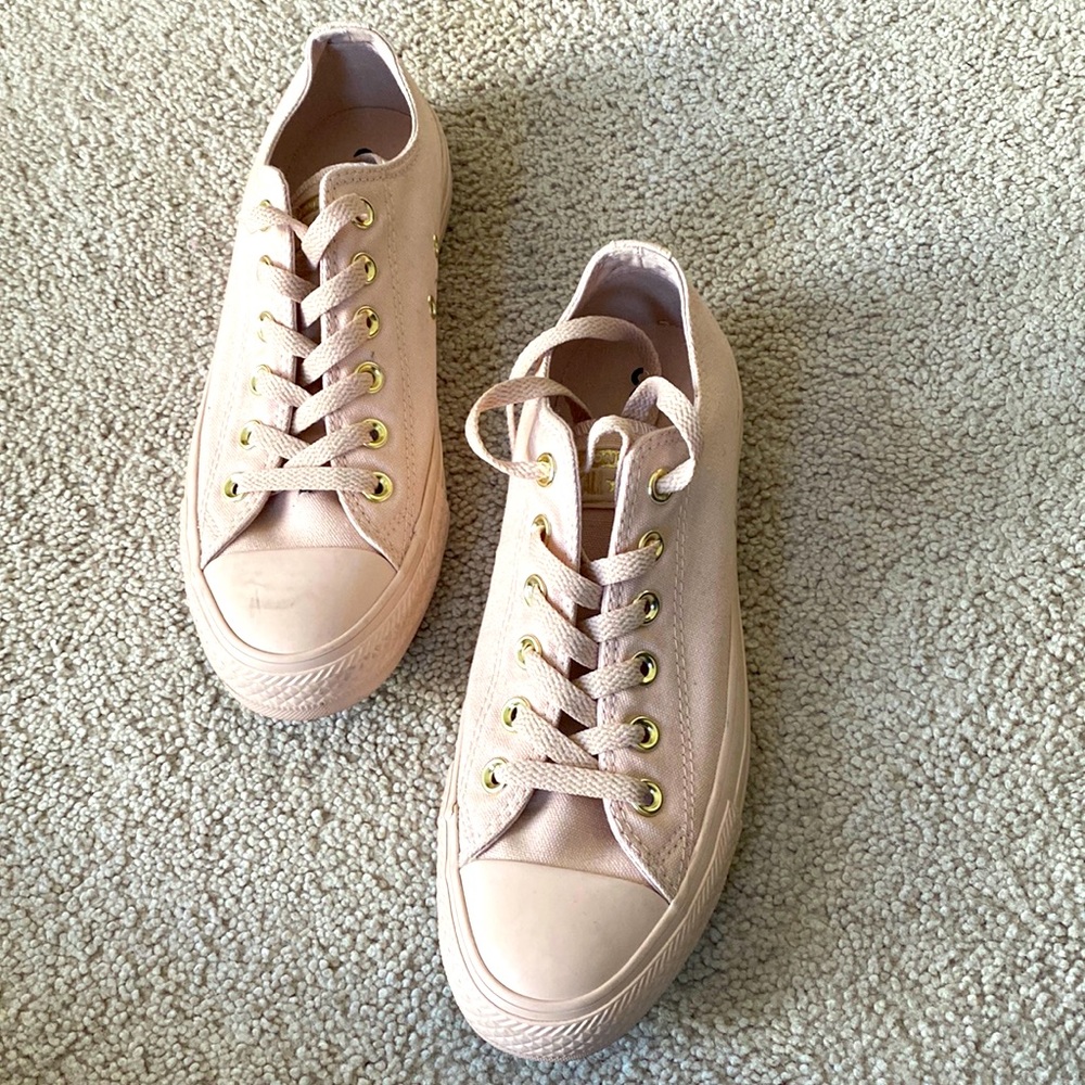 Pink Low Top Converse - only worn once